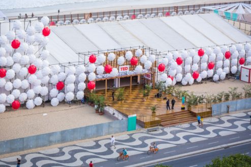 O melhor do TEDGlobal 2014: South! você encontra todo dia aqui no Draft, direto das areias de Copacabana