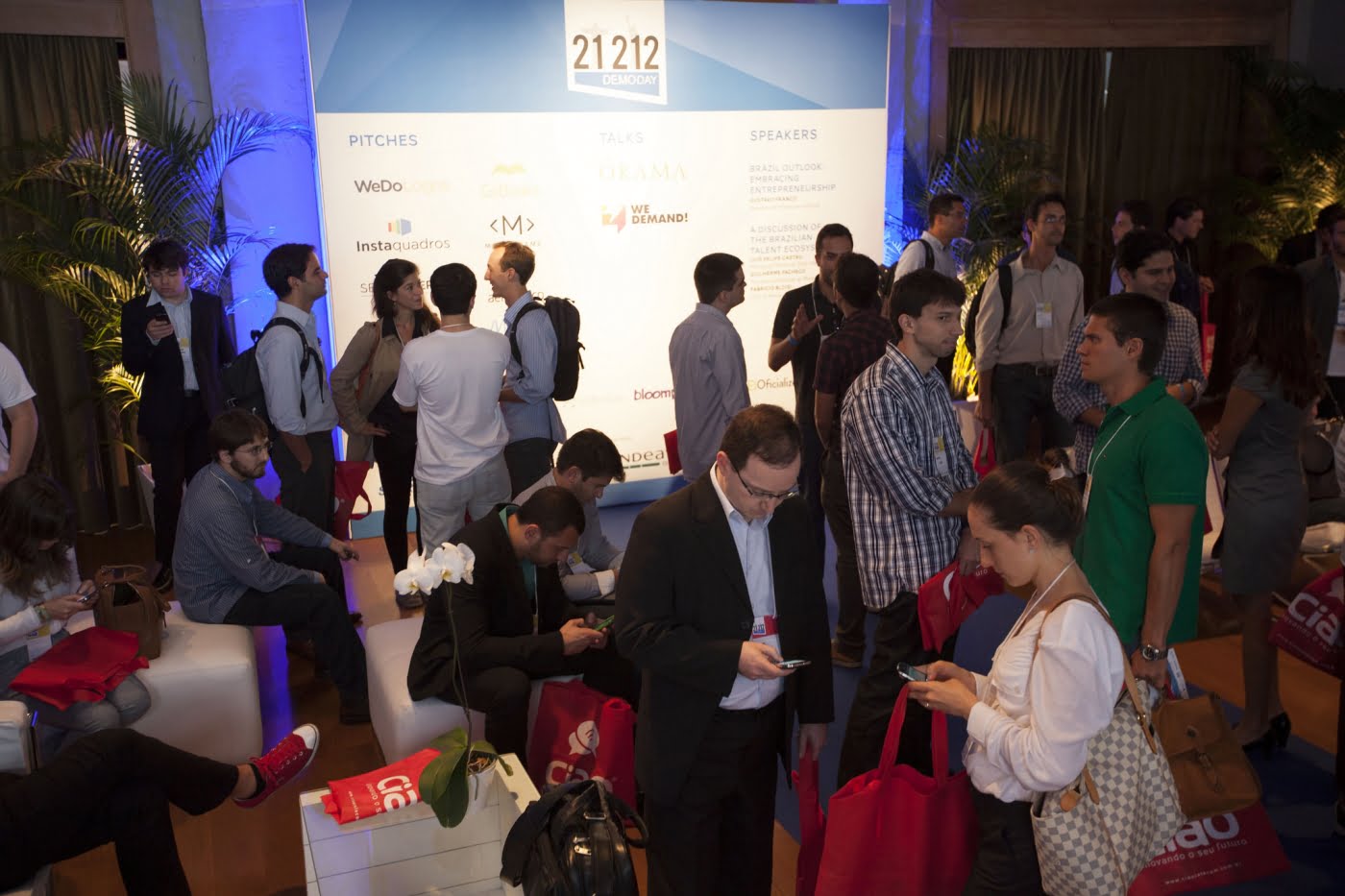 Networking, sempre: empreendedores da 21212 conversam com mentores e investidores em evento da aceleradora
