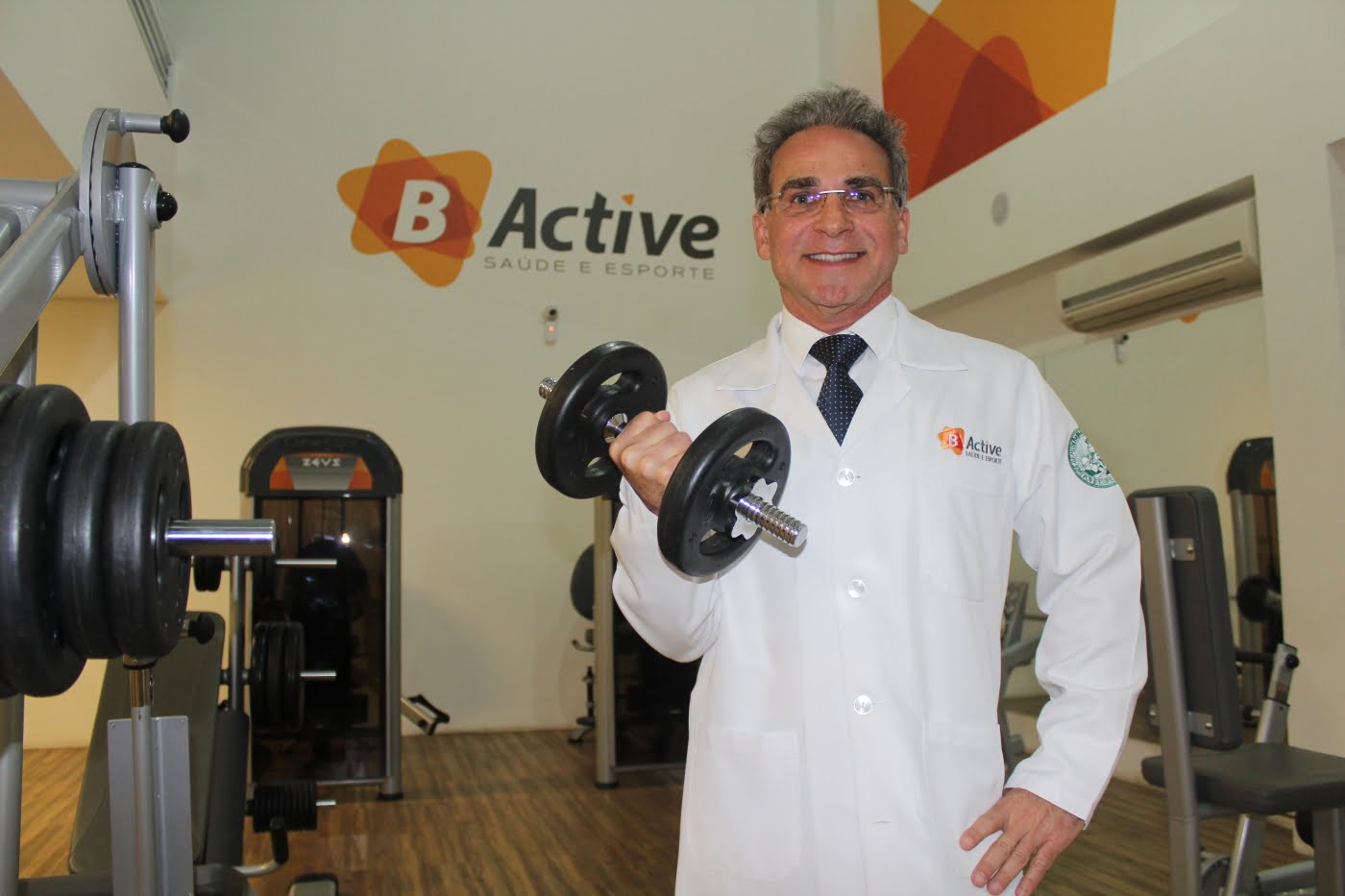 Benjamin Apter, o médico ortopedista que fundou a B-Active, uma academia terapêutica para os público acima de 50.