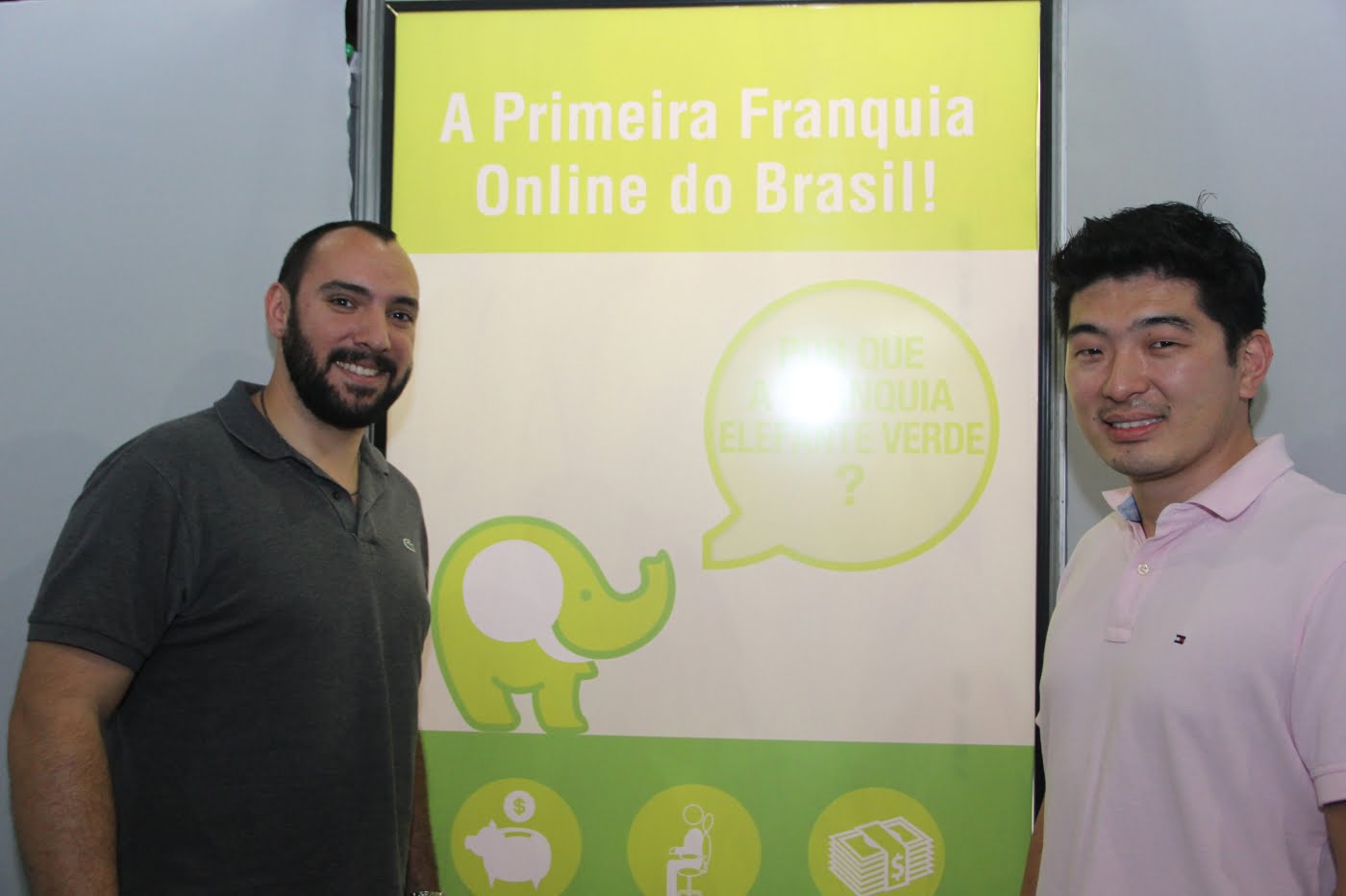 Fábio e Caio, os sócios-fundadores, no QG da empresa em Mogi das Cruzes, interior de São Paulo.