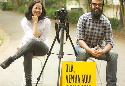 A jornalista Adriana Negreiros, ao lado do diretor de arte Daniel Motta, se dedica a registrar em vídeo depoimentos incomuns de pessoas comuns