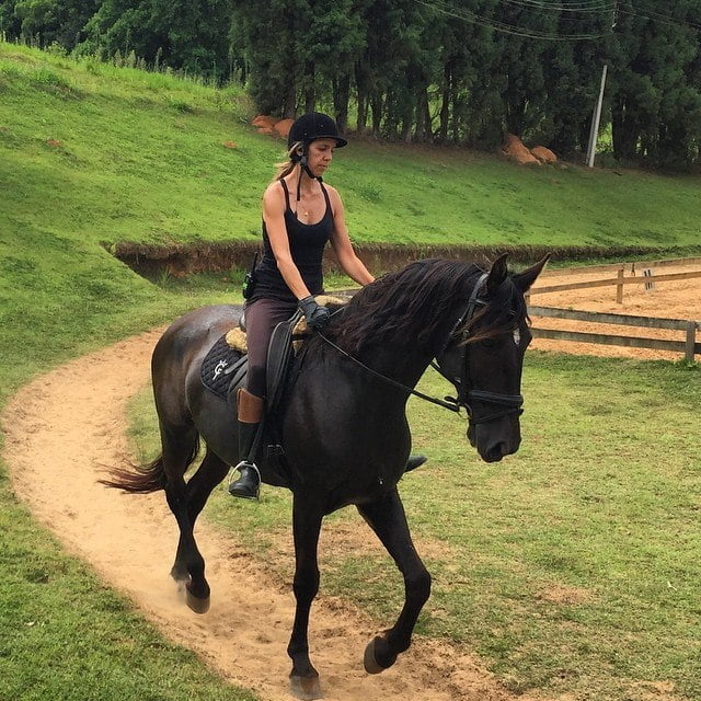 Thais Cimino, com Vida. criadora do Projeto Precisamos Falar Sobre Isso, uma plataformam para "reunir desabafos de mulheres que se depararam com coisas sobre as quais a maioria das pessoas prefere silenciar – e que não encontram ajuda ou apoio para falar sobre isso".