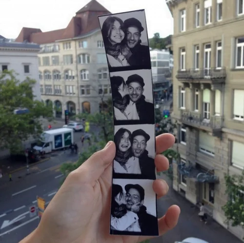 O casal em Zurich. Um dos acordos entre eles consiste em ter um trabalho que os permita ser "nômades digitais".