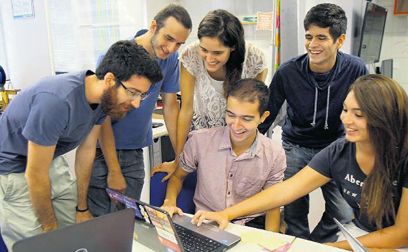 Laboratório do NEU, em reportagem do Link-Estadão sobre o ecossistema paulista (foto: reprodução)