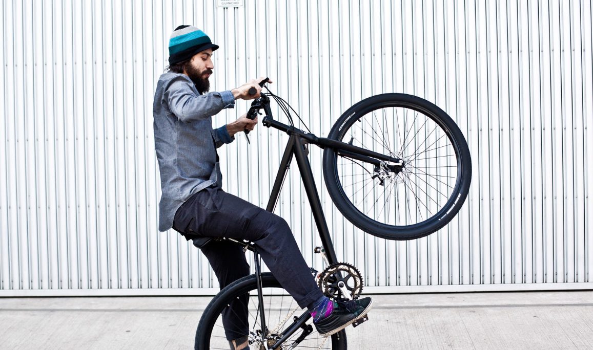 Rodrigo Villas, o designer que virou restaurador de bicicletas (foto: Raquel Espírito Santo).