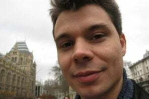 Ele saiu do Brasil, se deu bem em Londres, e divide aqui os passos que considera cruciais para qualquer brasileiro que deseje viver e trabalhar no exterior
