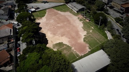 Foto aérea do campinho de Pirituba, antes da reforma.