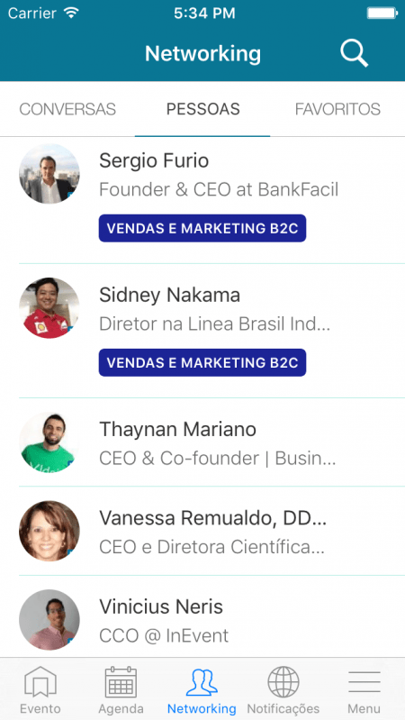 Simulação de uma das telas do aplicativo: chat nativo e integração com o LinkedIn.