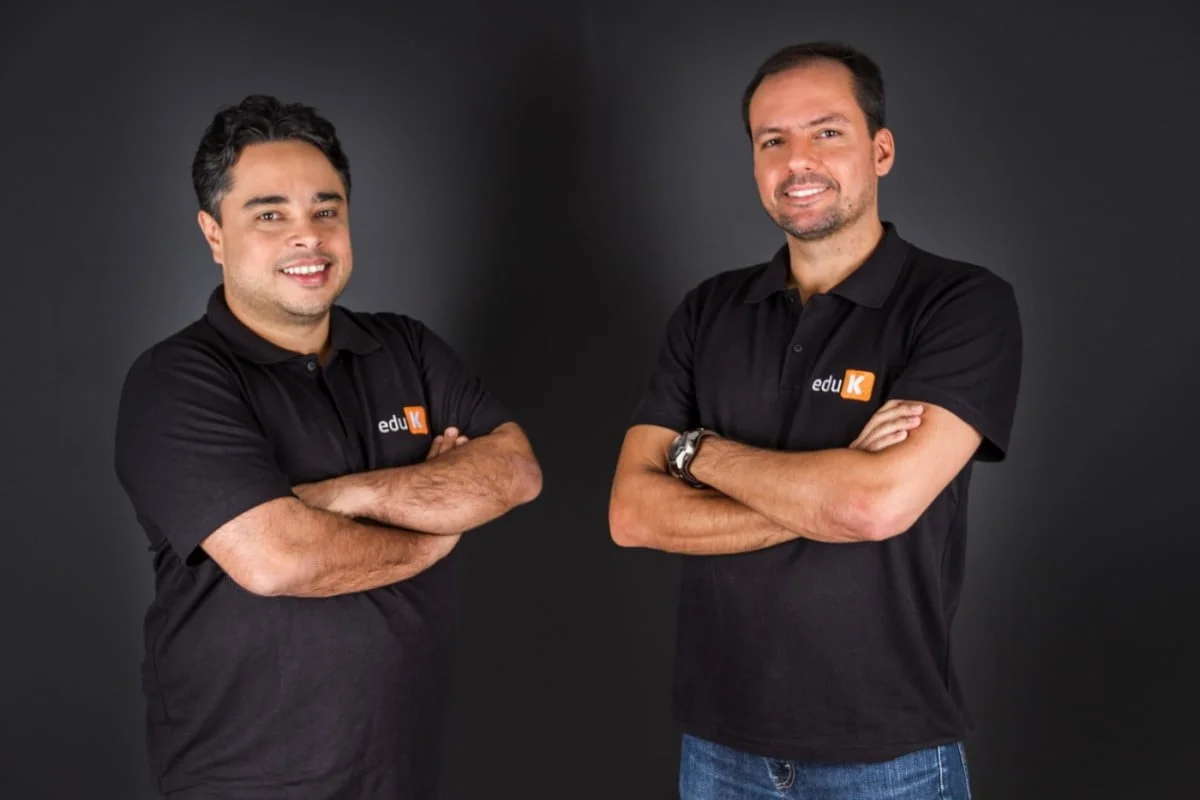Robson Catalan e Eduardo Lima, sócios da eduK, chamaram também o técnico de vôlei Bernardinho para a startup de ensino online (foto: Luiz Padovan/eduK).