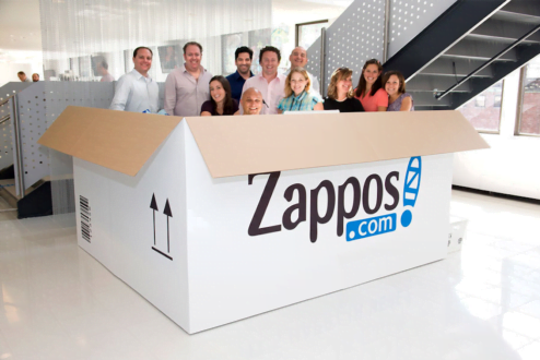 Fora da caixa, dentro da caixa. A americana Zappos, que vende sapatos online, adora a holocracia: não há nomes de cargos nem hierarquia, só resultados.