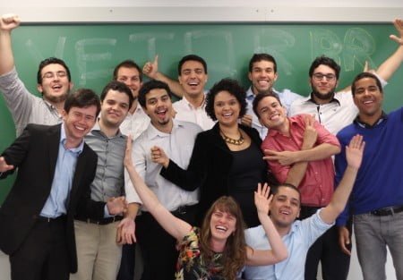 Trainees de 2015 da Vetor Brasil, em aula na FGV.