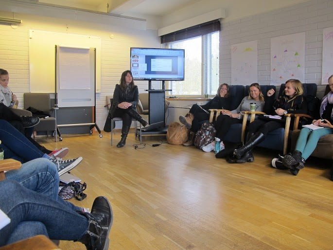 Patricia durante um workshop de Liderança Criativa na Team Academy, na Finlândia.