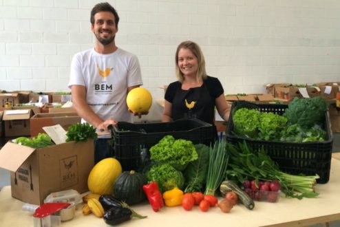 Edu e Carol, da Leve Bem, fizeram o roteiro clássico de sair da cidade grande em busca de uma vida melhor. Acharam. E também muito trabalho por fazer.