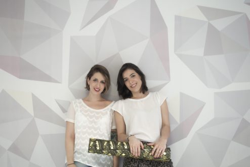 Elisa e Taís, foram de room mates a sócias e fundaram a Kola, um e-commerce de papel de parede e adesivos artísticos.
