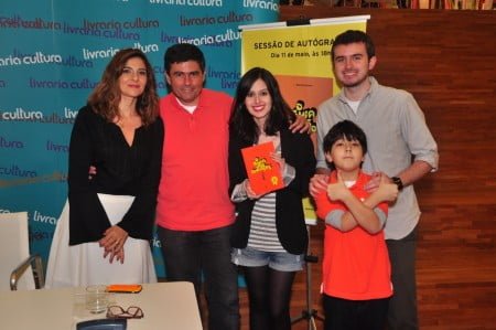 No lançamento da edição de 20 anos do Guia dos Curiosos, Marcelo com a mulher, Maísa Zakzuk, e os filhos Beatriz, Rodrigo e Antonio (o mais novo).