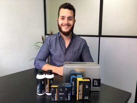 Rodrigo, da Man Lab, desenvolve os cosméticos que mesmo gostaria de usar.