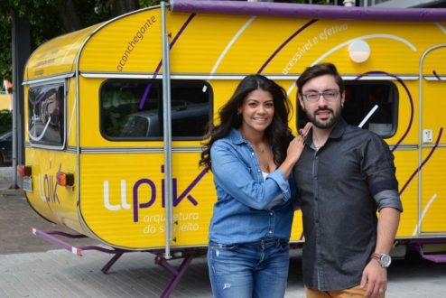 Marcia Monteiro e Daniel Alves, sócios no escritório de arquitetura sobre rodas Upik.