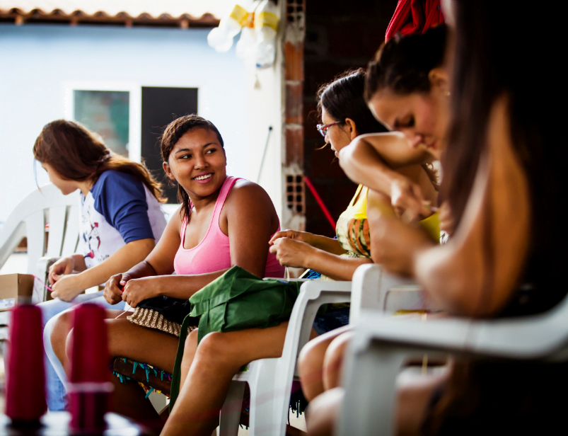 Artesãs da Catarina Mina, em Itatinga, perto de Fortaleza (foto: Igor de Melo).