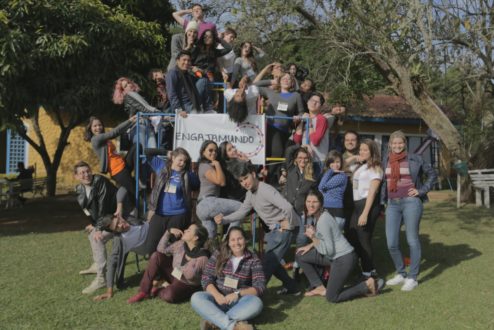 Alguns dos jovens reunidos no encontro anual do Engajamundo, realizado em 2015.