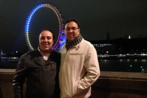 Douglas e Daniel, fundadores da Stayfilm, em Londres. A startup opera lá graças a um incentivo do governo local.