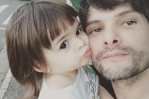 Guz e Alice: ele conta como, desde a notícia de que seria pai de uma menina, empreendeu uma jornada em busca do melhor futuro para ela. E foi parar na Finlândia.