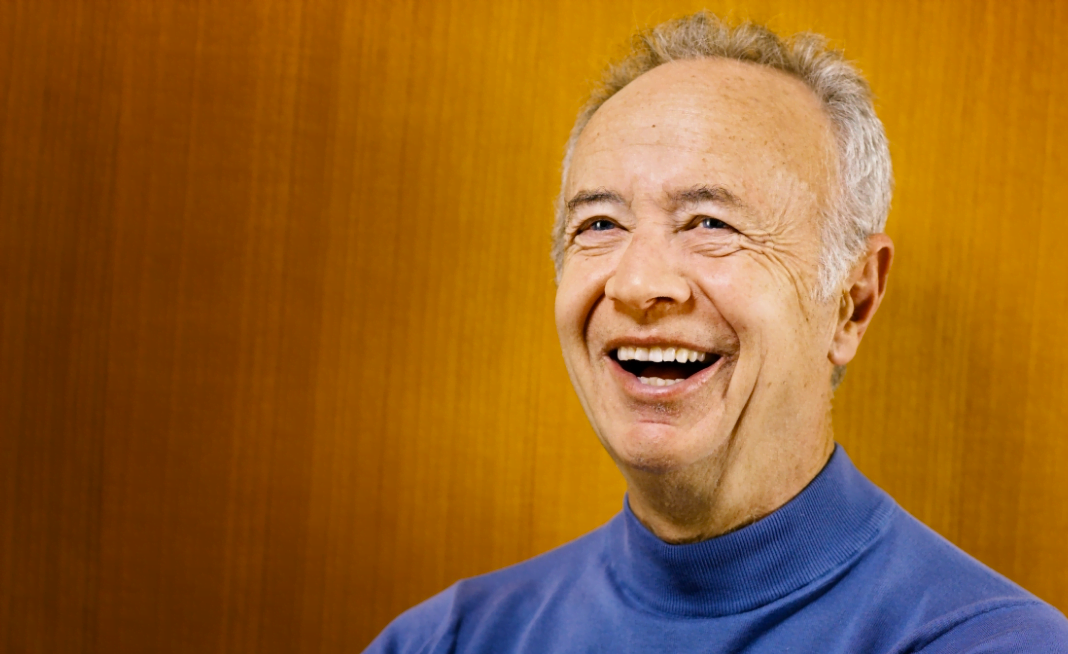 Andy Grove, enquanto era CEO da Intel, criou o método OKR, no qual os times definem os objetivos a serem alcançados na empresa. Grove também foi mentor de Steve Jobs, entre outros feitos (imagem: reprodução internet).