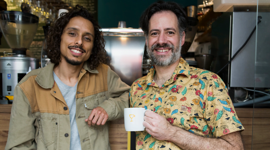 Maycon Aram e Juca Esmanhoto, sócios na cafeteira Aram desde o início do projeto.qMaycon Aram e Juca Esmanhoto, sócios na cafeteira Aram desde o início do projeto