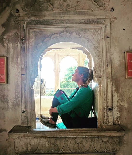 Um convite à contemplação nas janelas do Palácio de Udaipur.