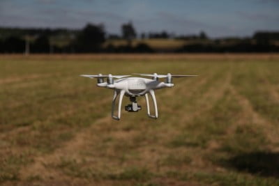 A Qualcomm percebeu que não basta um drone fotografar plantações: é preciso tecnologia para “ler” cada imagem. 