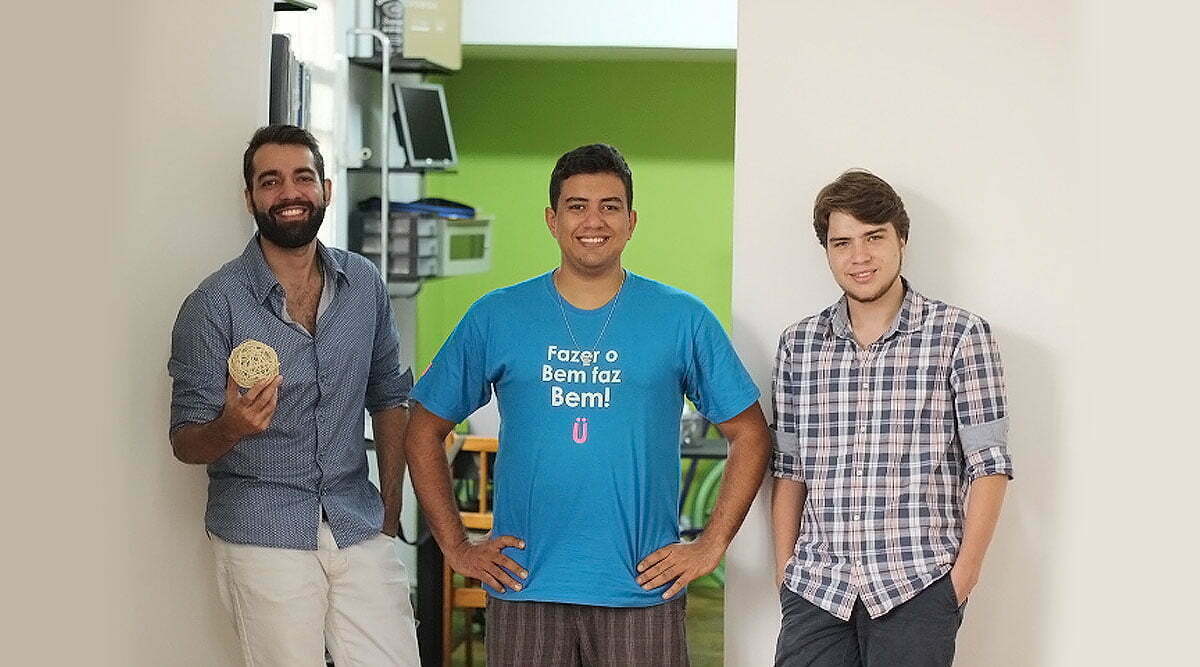Com 4,5 mil reais de capital, Lucas Borges, Rodrigo Franzot e Francis Andrade e Matheus Godinho (ausente na foto) criaram um site para transformar compras online em doações.