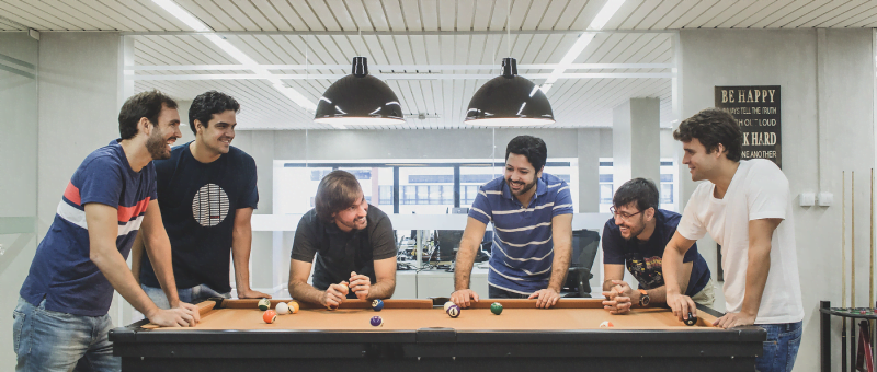 No escritório, em Salvador, os fundadores da startup: Osvaldo Matos Jr., Gustavo Maia, Luiz Paulo Pinho, Rodrigo Barreto, Daniel Murta e Rafael Costa.