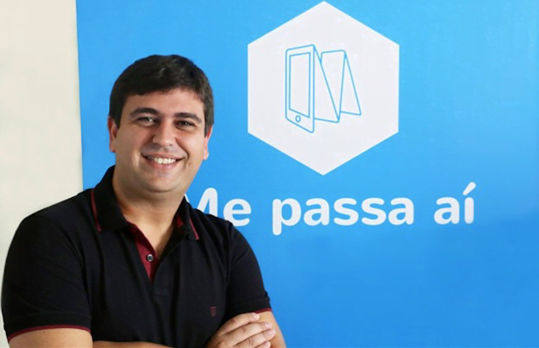 Engenheiro e professor universitário, Luiz Gustavo Borges conta o segredo da Me Passa Aí: vídeos curtinhos, fáceis de achar e aulas sequenciais.