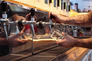 Na Tap Room, preço médio do chopp "self-cerva" é de 30 reais.