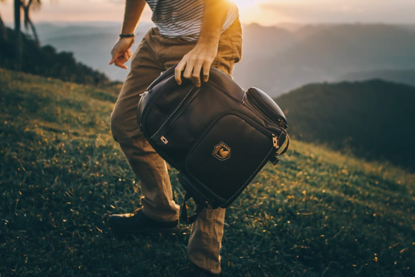 Feitas para durar a vida toda, as mochilas da Nordweg em couro preto são uma novidade recente da marca.