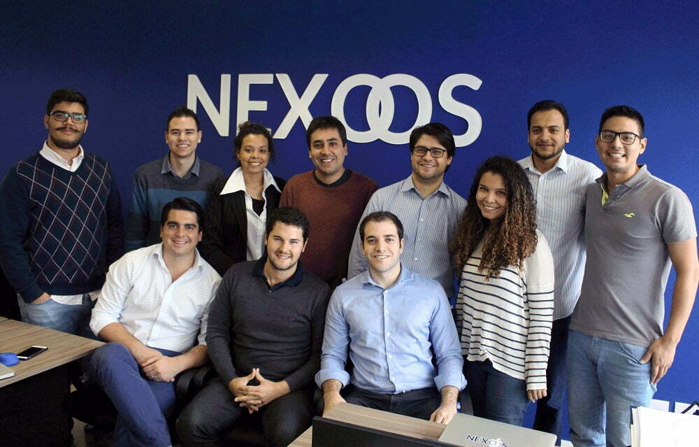 Parte da equipe da Nexoos, em São Paulo (sentados, à frente, estão os fundadores Murilo, Nicolas e Daniel).