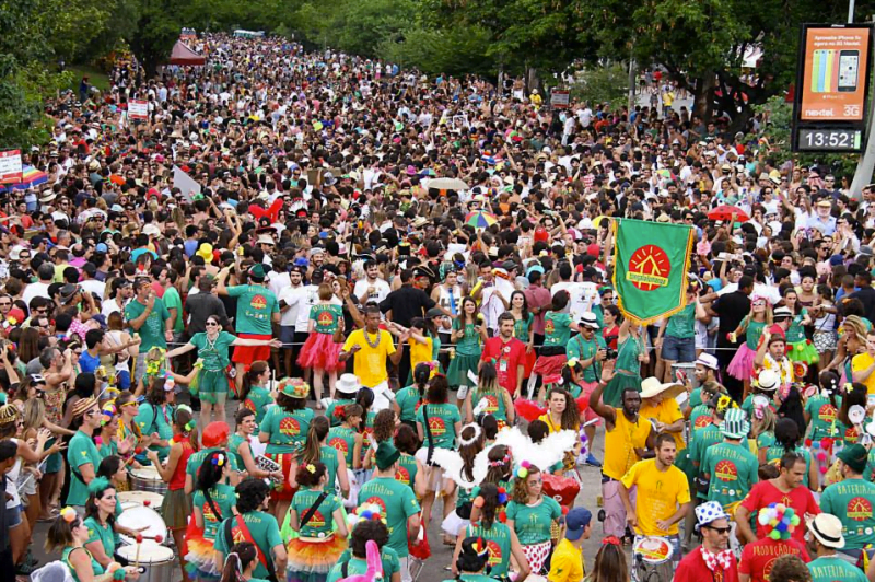 O desfile do carioca Bangalafumenga em São Paulo ajudou a mudar o patamar da folia paulistana.