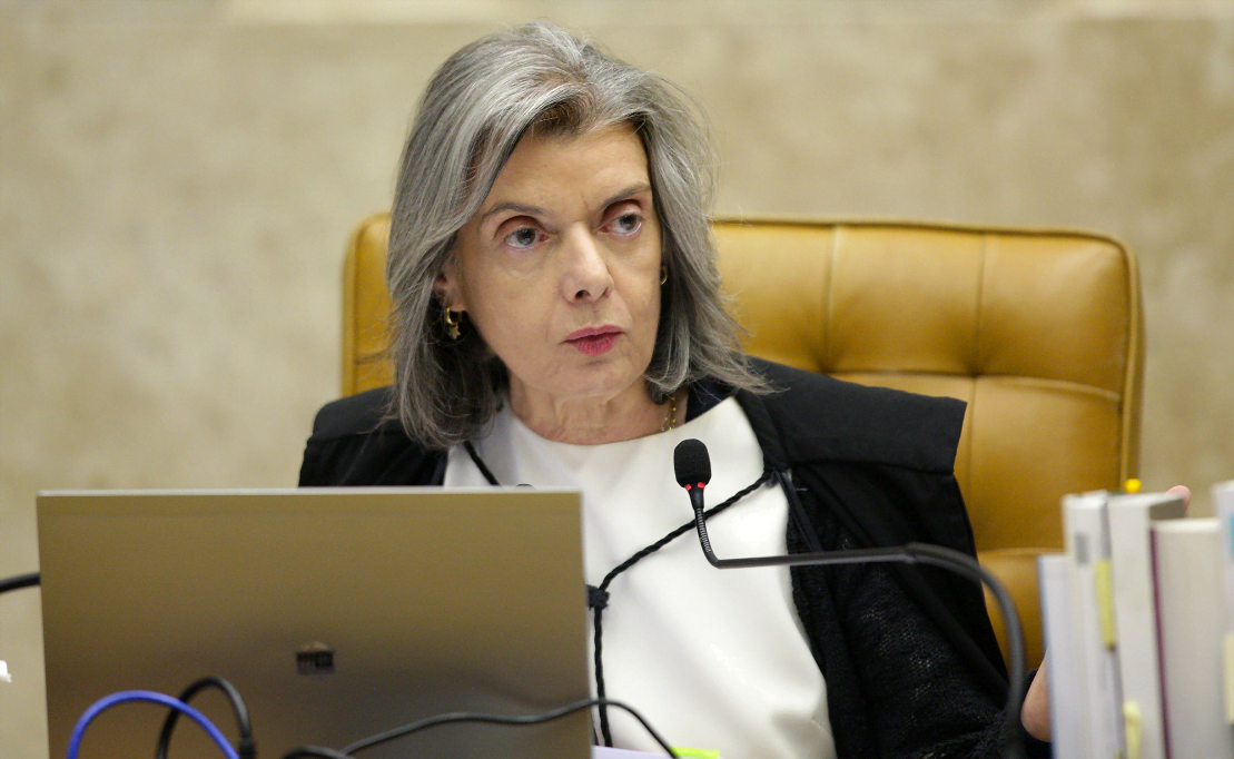 A ministra Carmen Lúcia deu uma "aula" sobre como é naturalizado o hábito de homens interromperem mulheres em suas falas (foto: Rosinei Coutinho/SCO/STF).