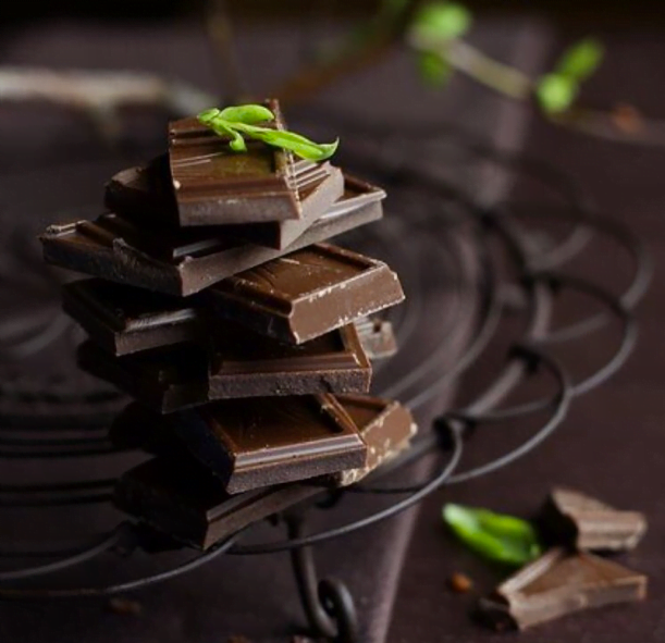 Os produtos da Chokolah são do tipo "bean to bar", produzidos artesanalmente, sem ingredientes artificiais e praticando comércio justo.