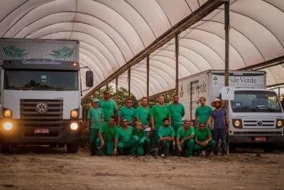 Parte da equipe VideVerde, que coleta resíduos orgânicos em 80 pontos do Rio de Janeiro.