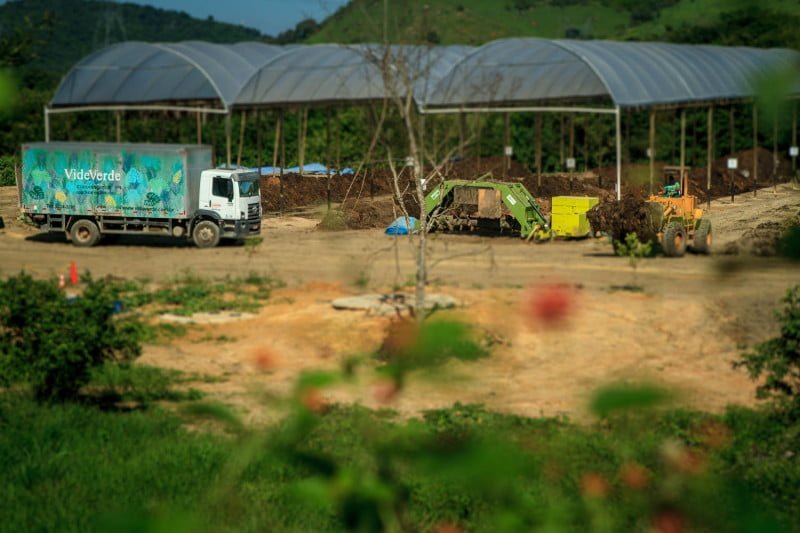 A estrutura própria, em Cachoeiras de Macacu (RJ), opera há um ano e tem capacidade para triplicar a produção própria de adubo (foto: Márcio Isensee).