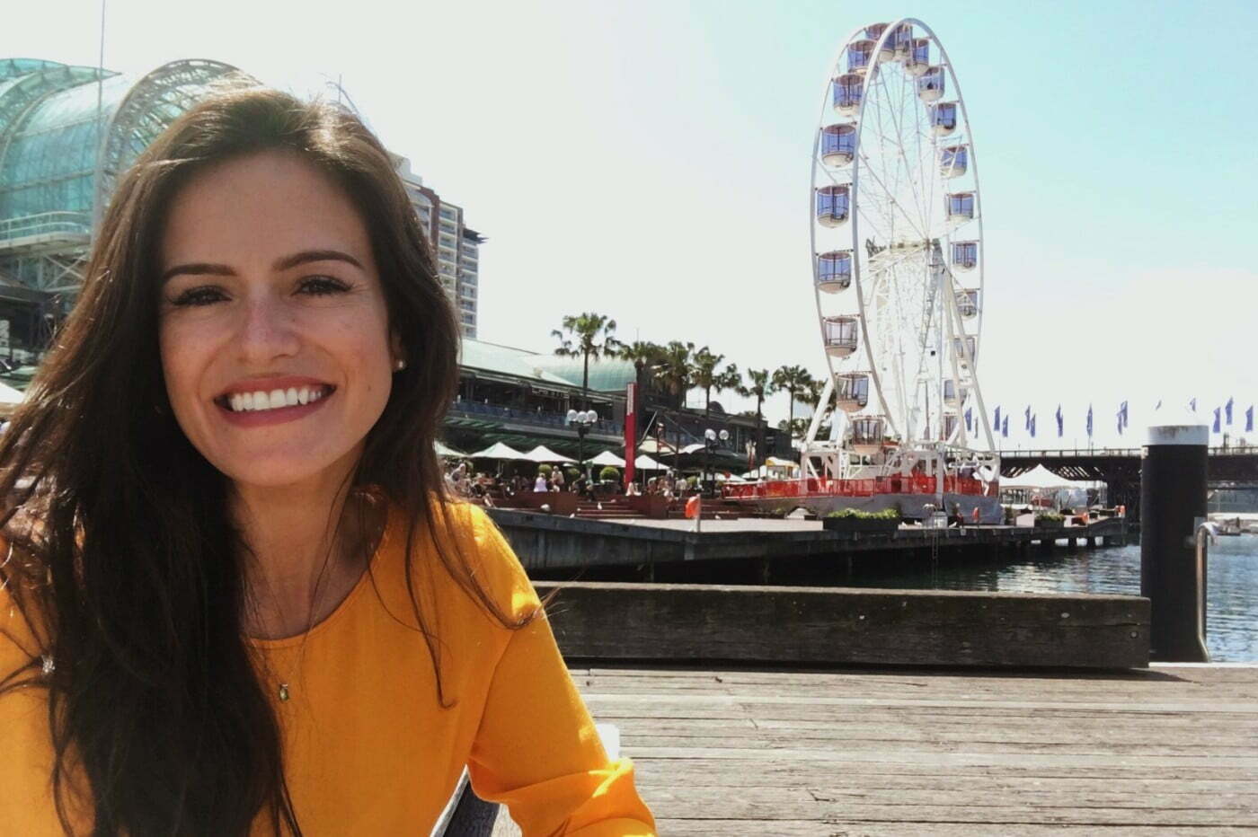 Manuela em Darling Harbour, um dos ícones icônico da Australia.