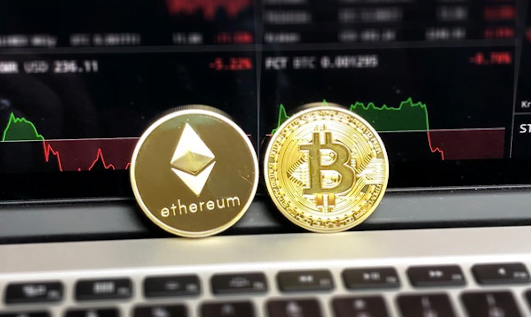 Ethereum e Bitcoin são as duas moedas digitais mais usadas nas operações de ICO, em que é possível comprar ativos de uma empresa (sem ter de passar pela Bolsa de Valores).