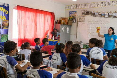 Alunos de escola municipal de Paulista (PE)