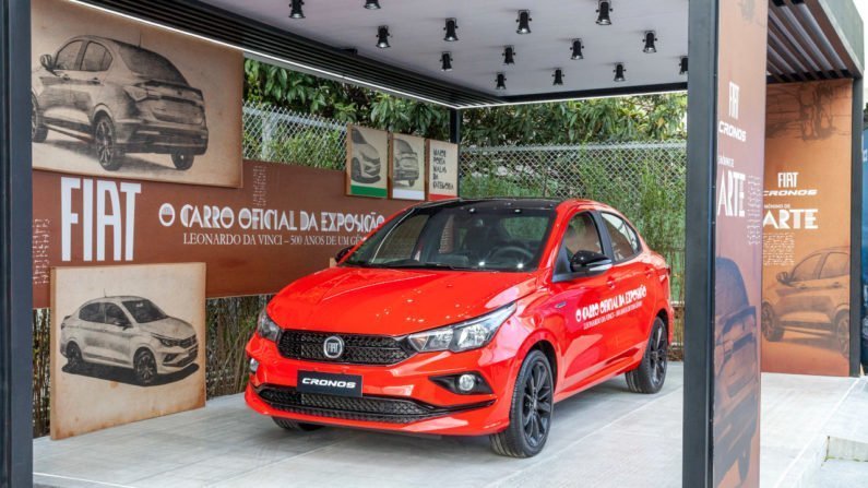 Fiat Cronos HGT em estande no museu