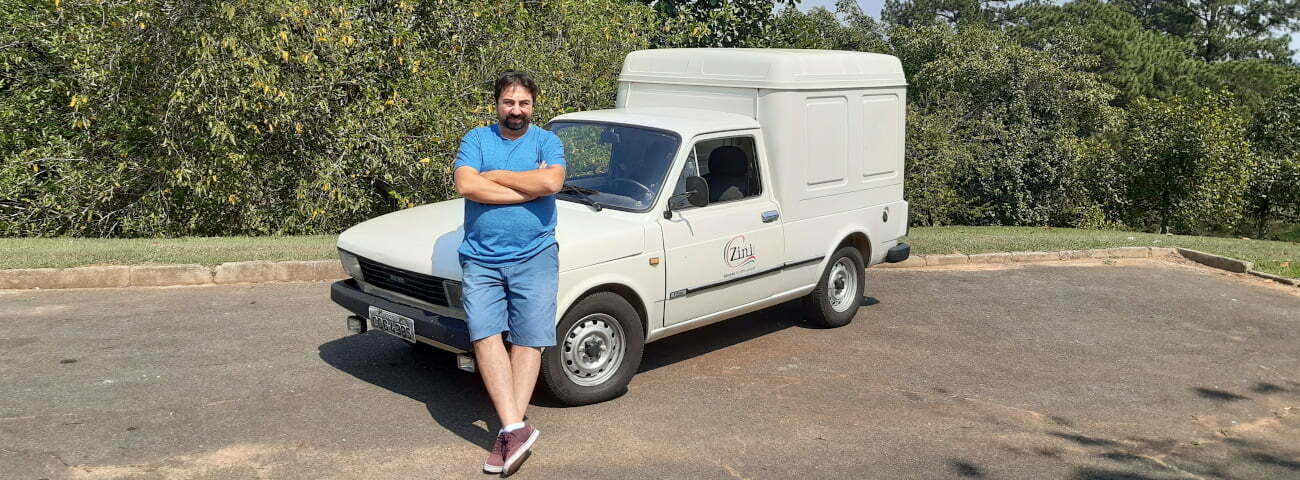 Marcelo Paolillo com seu Fiat 147 Fiorino