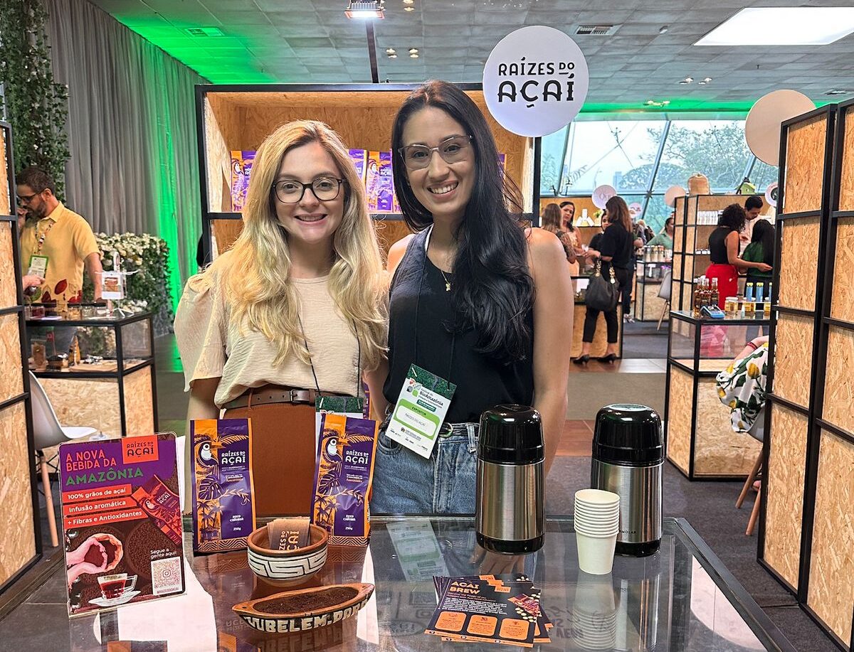 Rosilan Farias (à esq.) e Gabriela Alarcón, sócias da Raízes do Açaí.