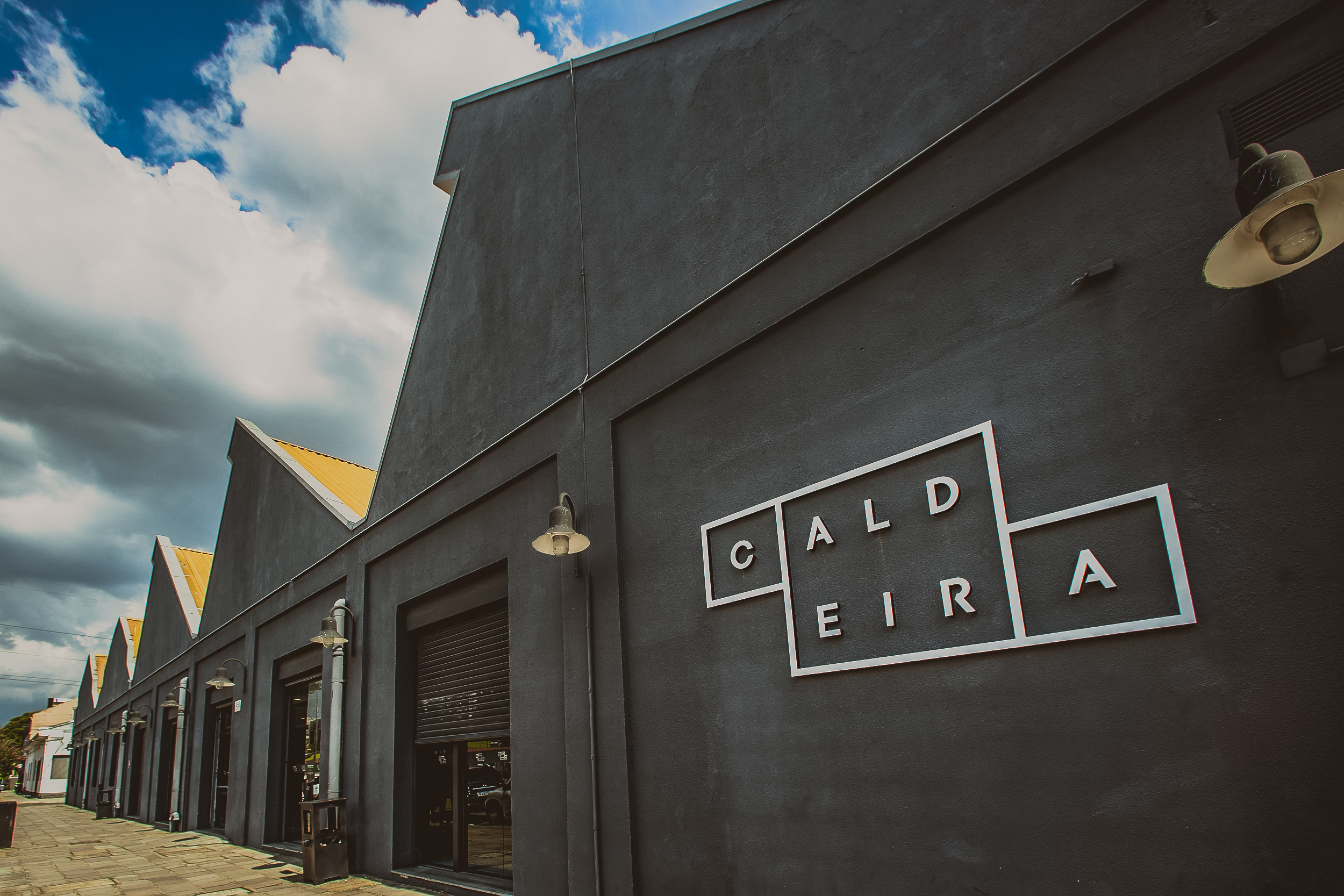 O Instituto Caldeira ocupa galpões que pertenceram à Renner e a uma antiga fábrica de tecidos (foto: Instituto Caldeira/Divulgação).