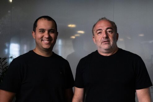 Vilton Brito (à esq.), CEO da Core Mídia e CMO do UAU Caixa, e Ricardo Podval, CSO do Bora.