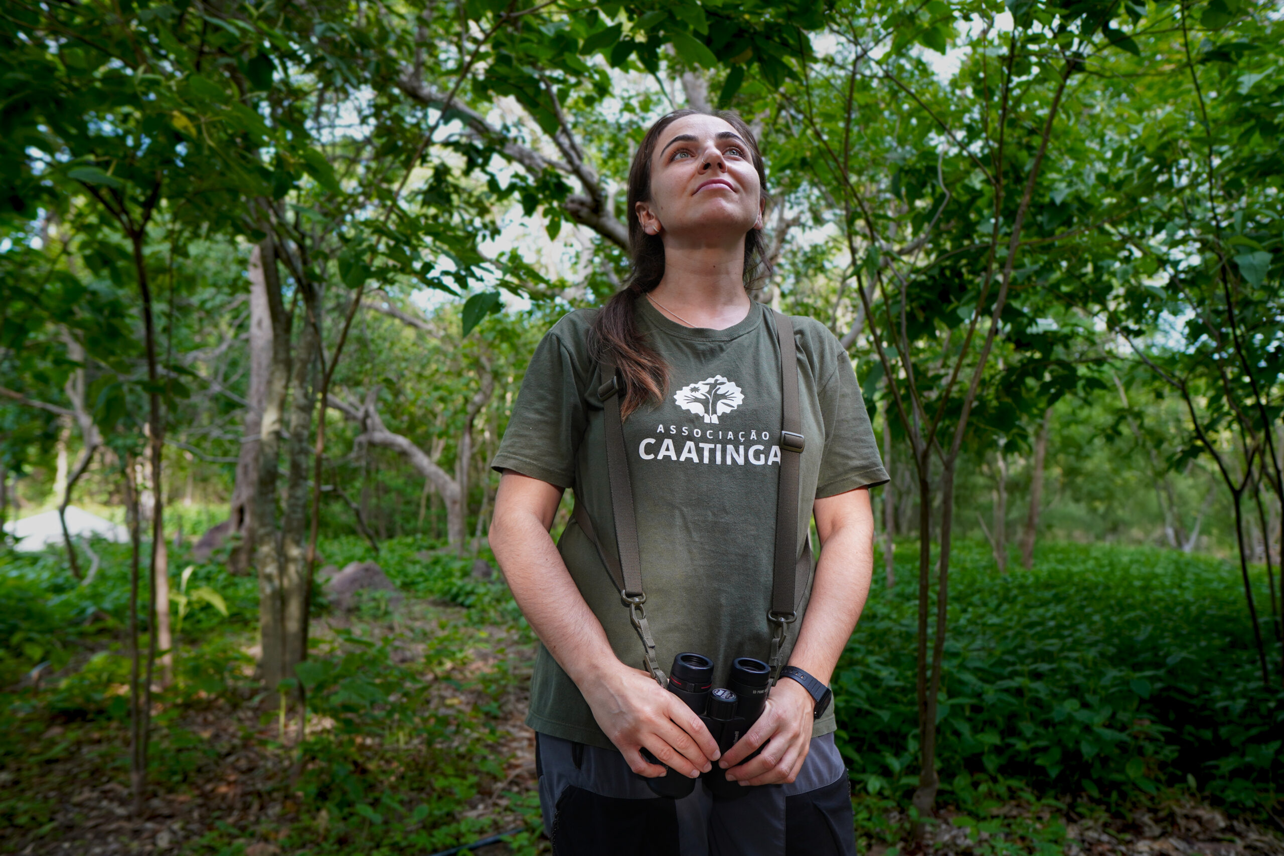 A bióloga Ariane Ferreira, analista de projetos socioambientais da Associação Caatinga (foto: Sabrina Araújo).