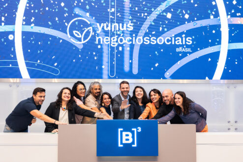O time da Yunus Negócios Sociais (Bárbara é a segunda a partir da esquerda).
